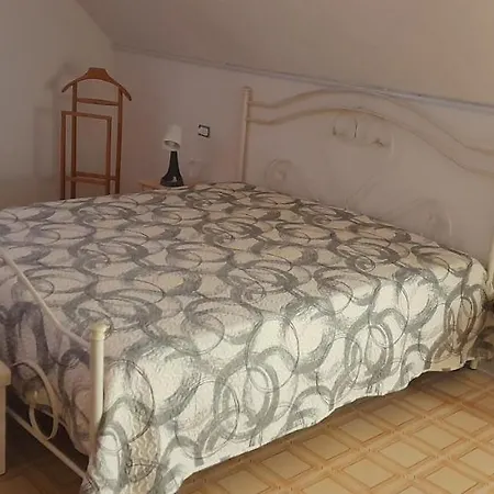 Maria Feriehus Marconia